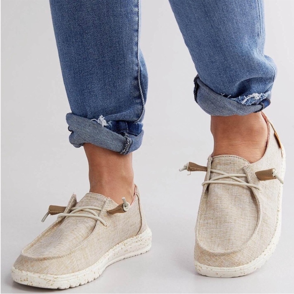 HEY DUDE WENDY WOMEN’S 8/EURO 39 WOVEN NUT SHOES